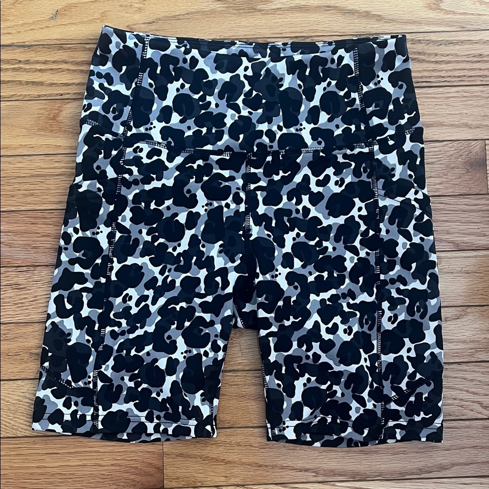 Men's Black and Gray Camo Shorts